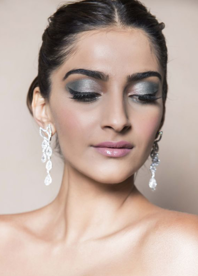 سونام كابور  تتألق بمجوهرات Chopard 