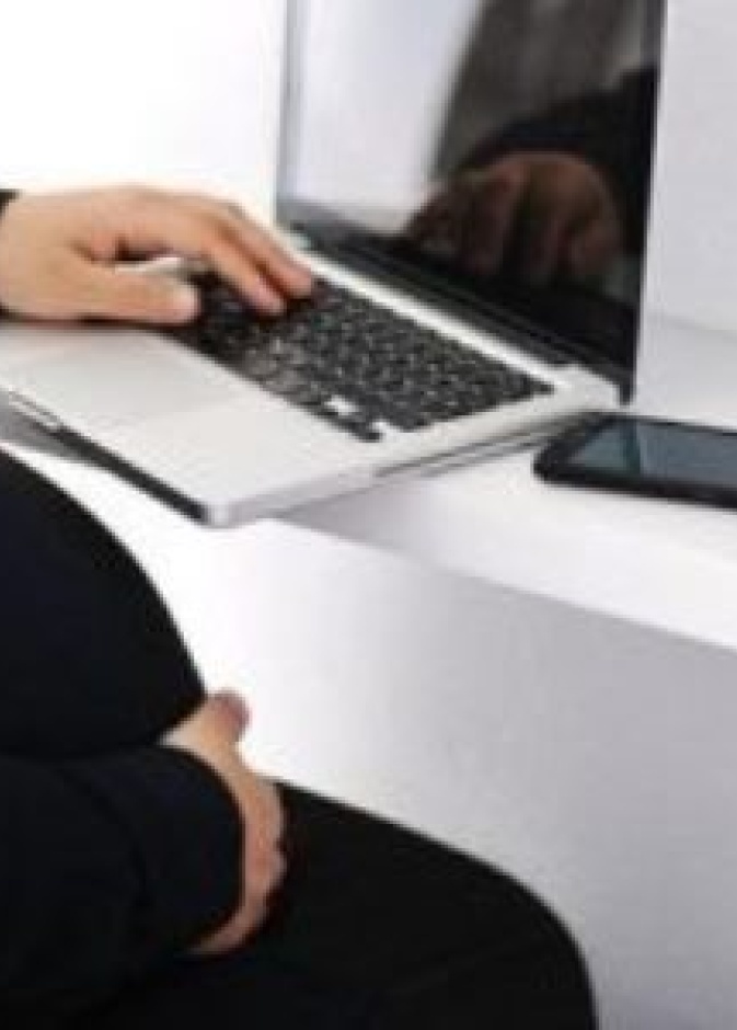 فاجأت آلام المخاض طالبة سعودية في جامعة تبوك