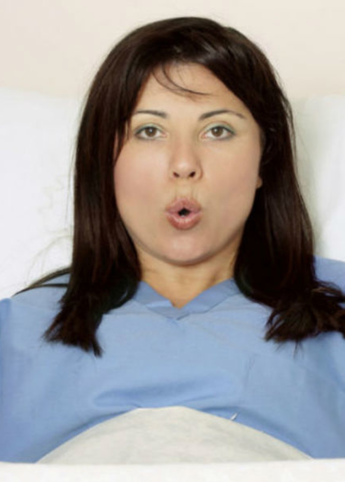 نصائح فعالة لتخفيف ألم الولادة الطبيعية 