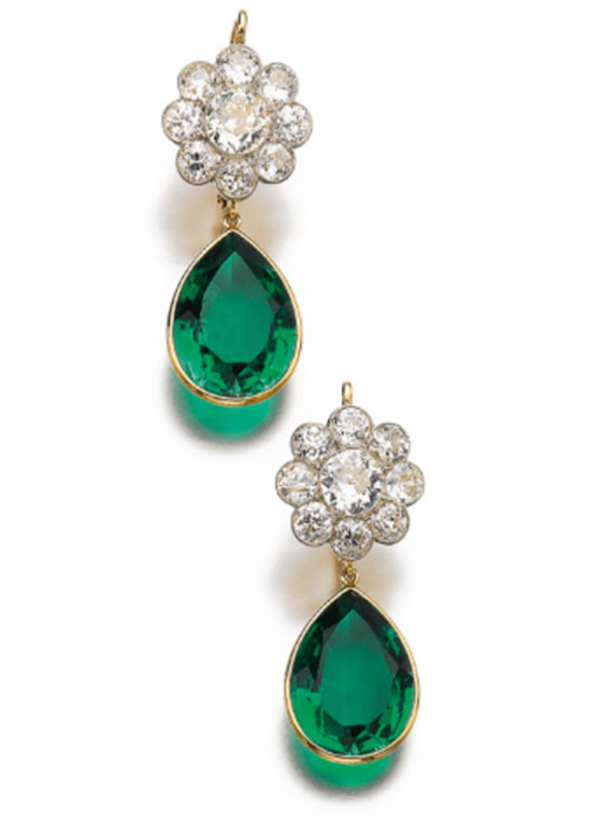 طقم من أحجار السترين والجمشت