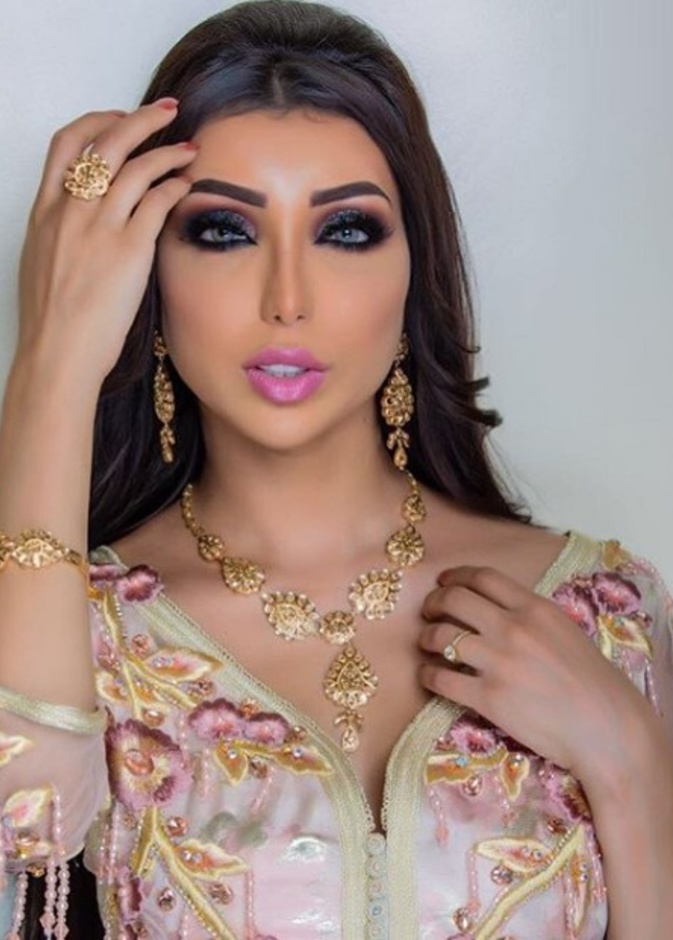 دنيا بطمة تخضع لعمليات تجميل 2017