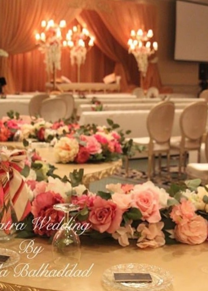 من تنظيم لافترا للورود والحفلات