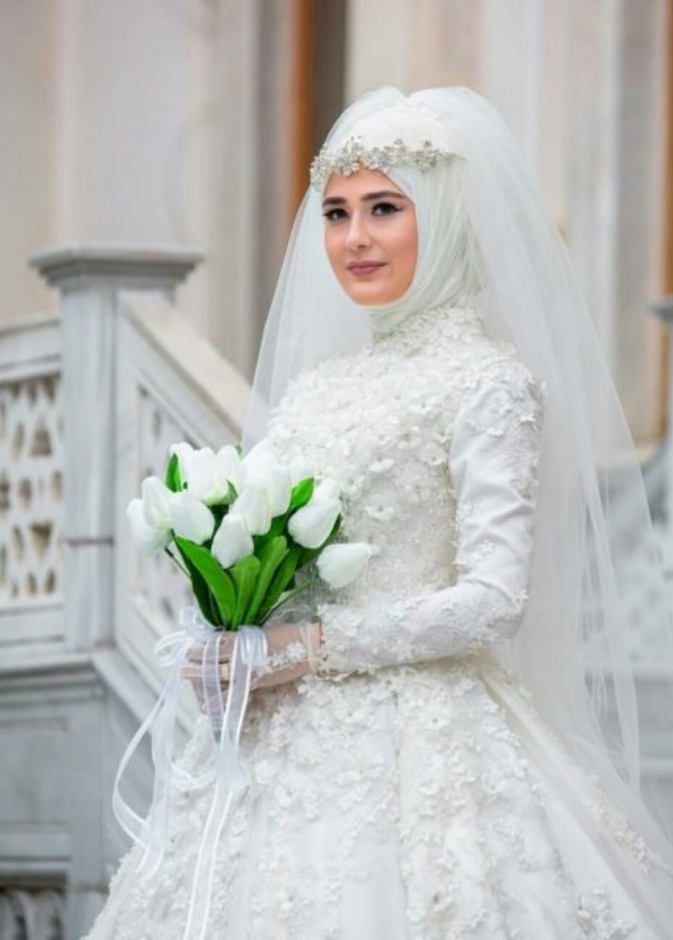 الاكسسوارات تُكمل جمال الحجاب