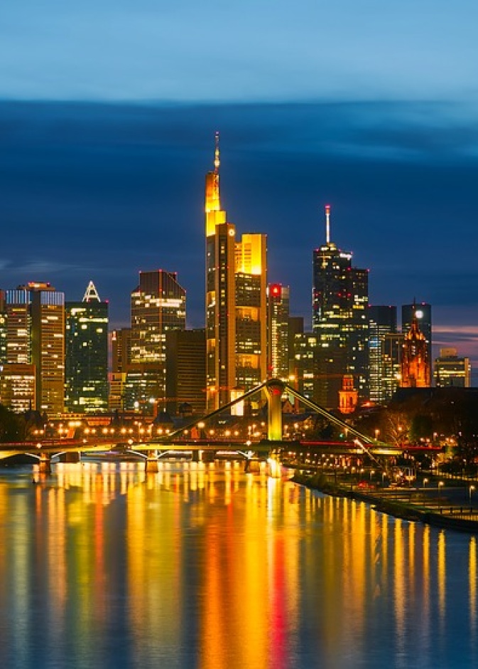 مشهد لفرانكفورت ليلاً