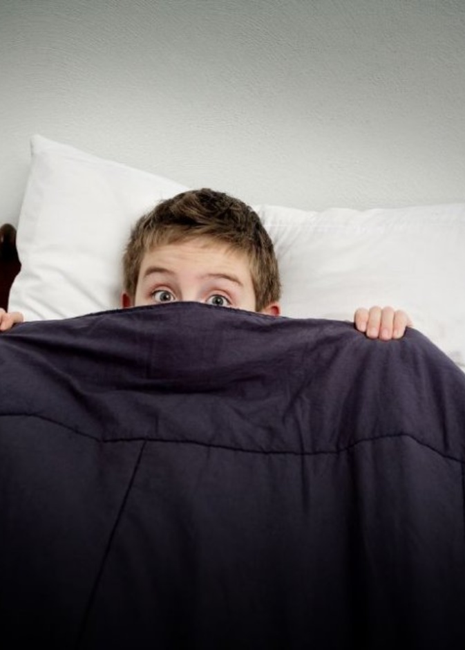 مشاهدة الاطفال لأفلام الرعب والأكشن باستمرار من اسباب إصابتهم بالفزع الليلي