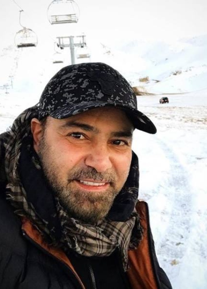 عاصي الحلاني يلتقط سيلفي ثلجي في لبنان