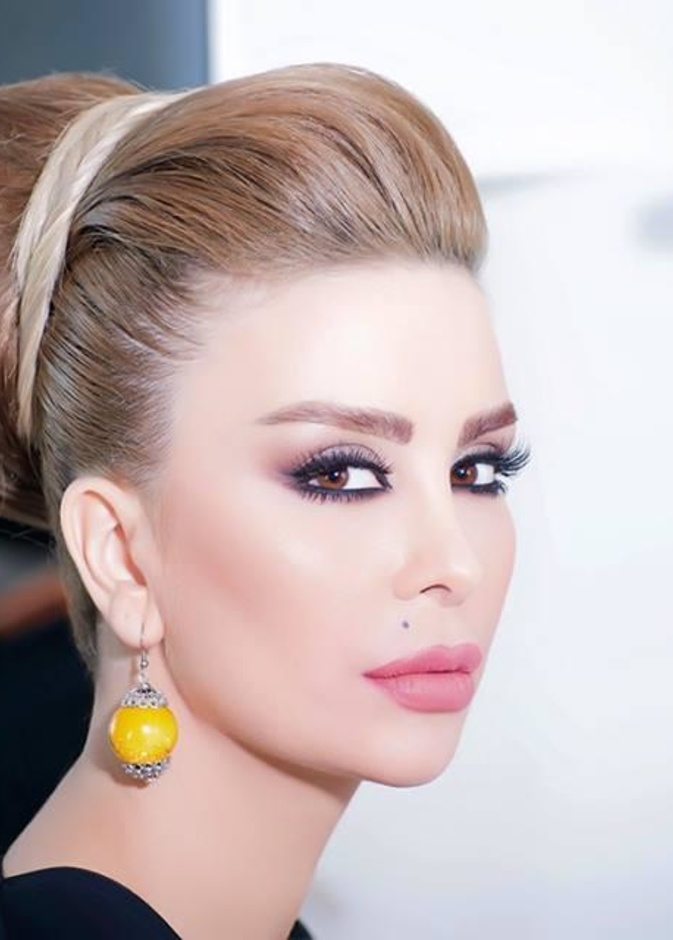 ليلى عبدالله تعقد قرانها على الفنان عبدالله عباس