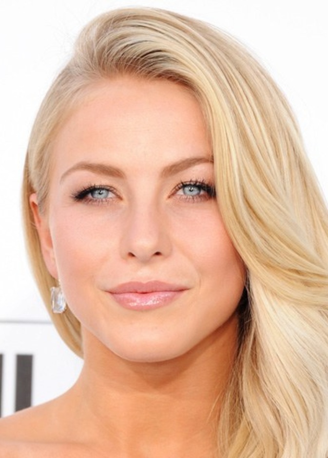 غلوس فاتح ولماع من اختيار ‏Mila Kunis