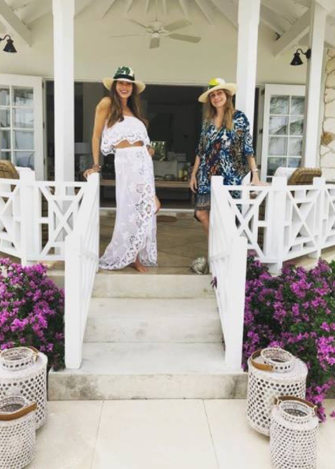 صوفيا فيرغارا تبدأ العام الجديد بعطلة على الشاطئ