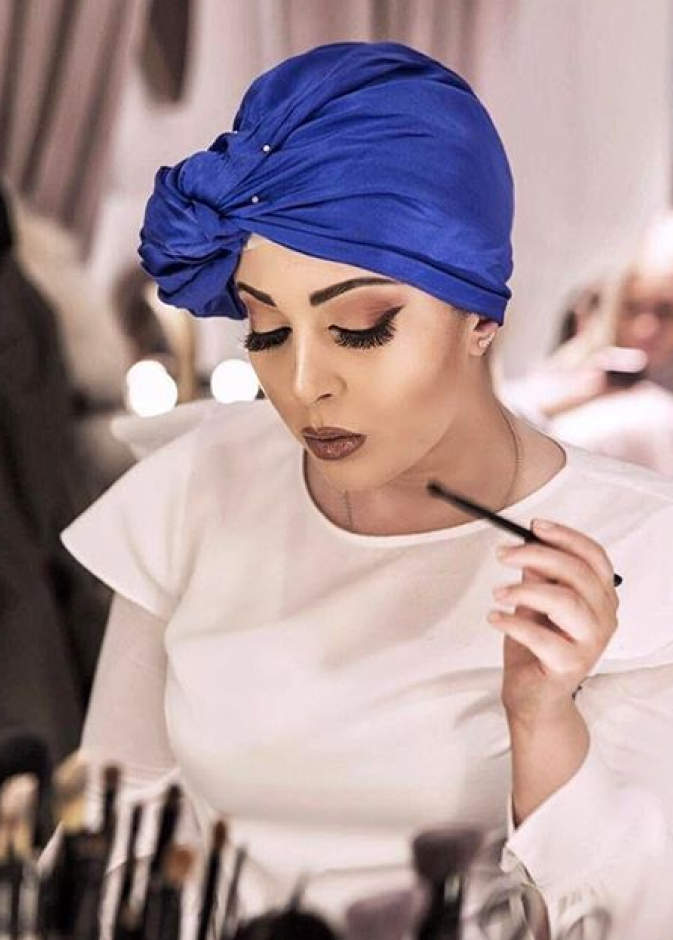 توربان بالوردة الأمامية من إيمان الديب