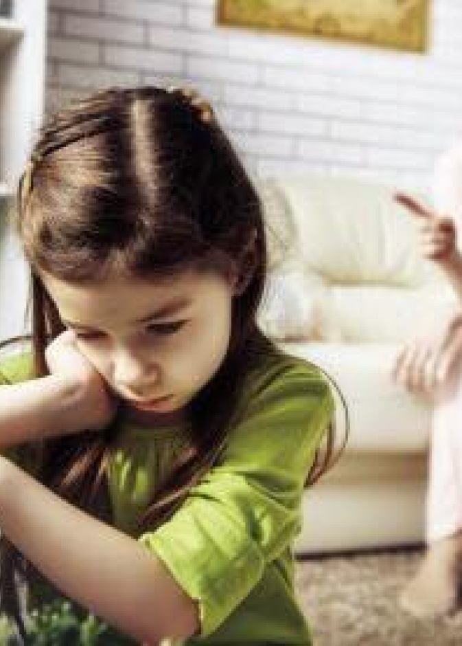 يجب حرمان الطفل مؤقتا من العابه المفضلة وذلك لتقويم سلوكه