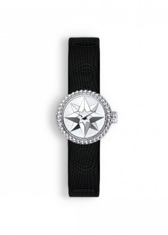 ساعة ديور بعرق اللؤلؤ الأبيض مع قطع الماس البراقة