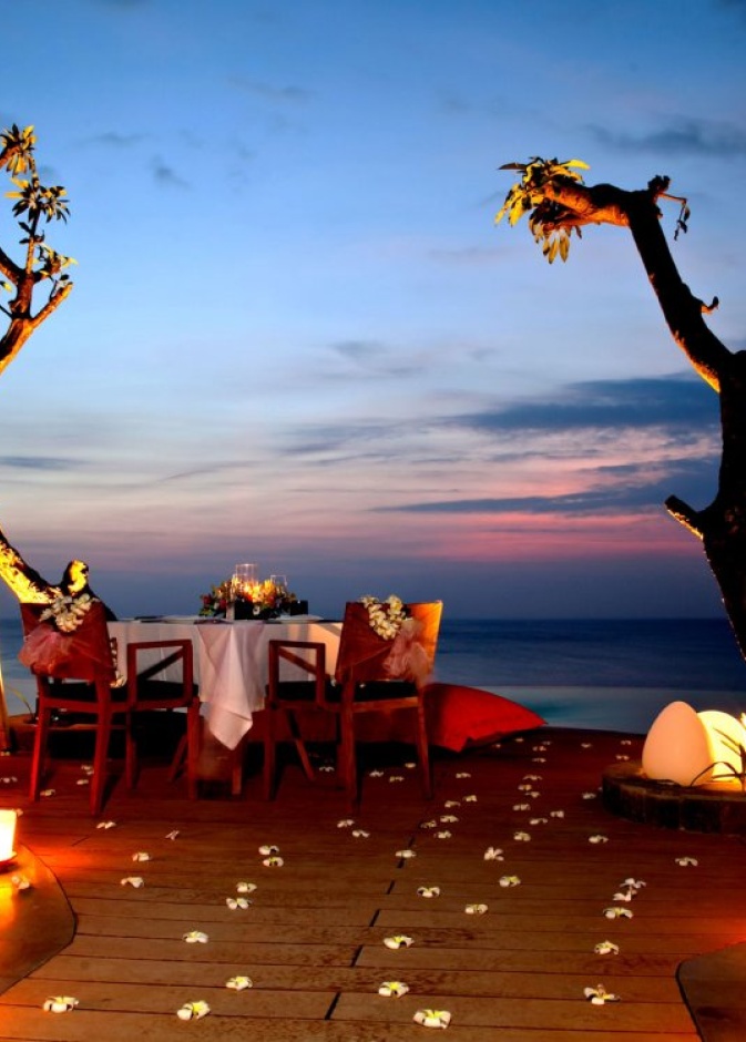 منتجع Four Seasons- مدينة والت ديزني أورلاندو- إطلالة المسبح أثناء الليل Four Seasons Resort Orlando at Walt Disney Resort - Pool Night View