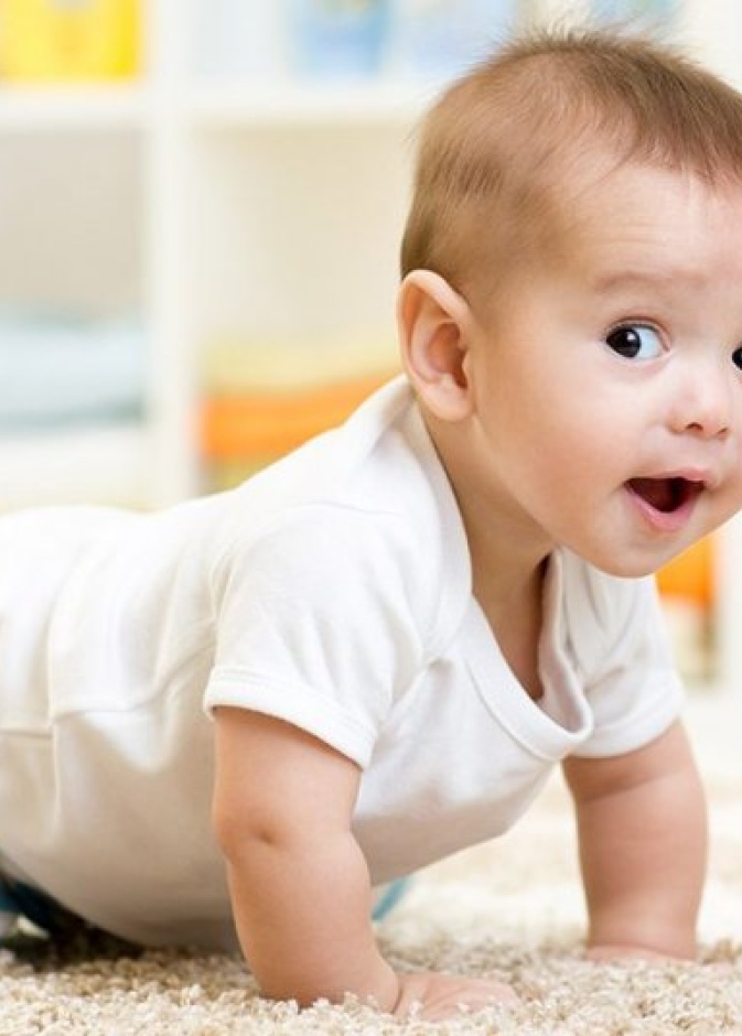 علامات تدل على تأخر نمو الطفل الرضيع