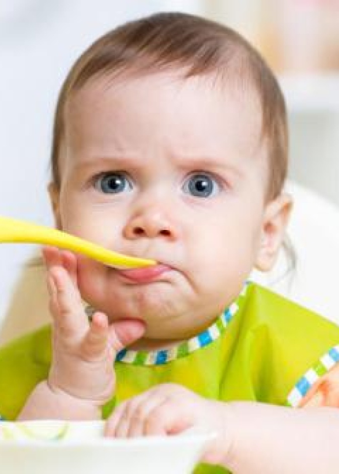 7 أطعمة غير آمنة لطفلكِ الرضيع