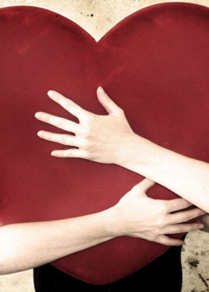 يهتمّ ببيته واهله وزوجته واولاده كثيراً