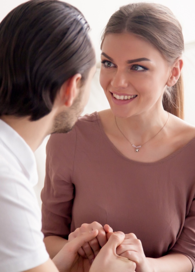 ناقشي موضوع الغيرة مع خطيبك في جو هادئ ومريح