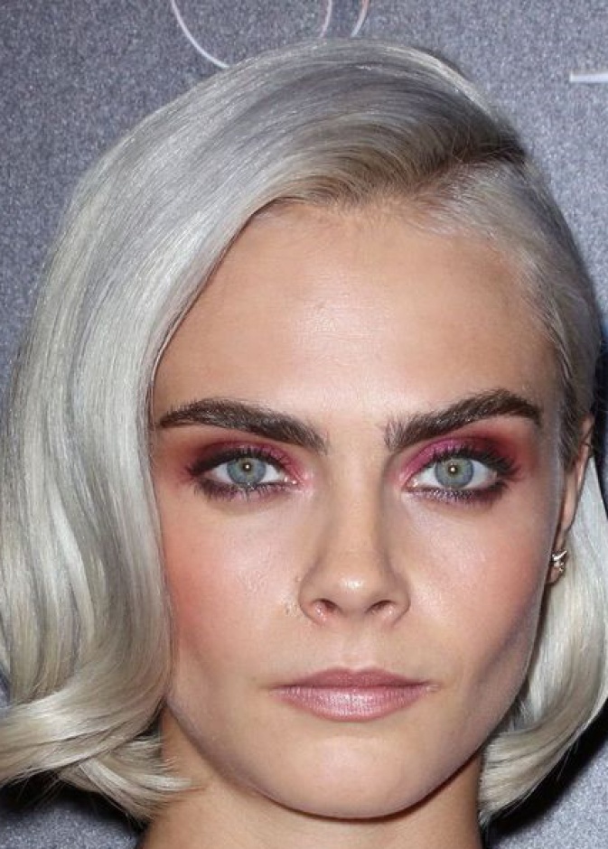 مارغوت روبي Margot Robbie تألقت باحمر شفاه برتقالي قوي