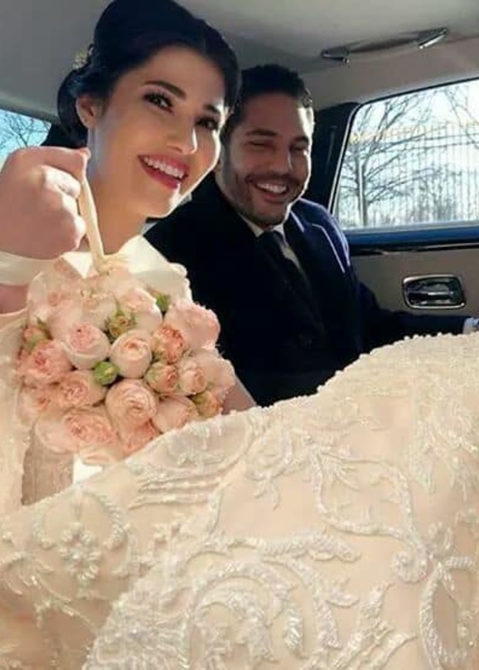 مرام اطلت بزي تراثي محتشم في حمام العروس