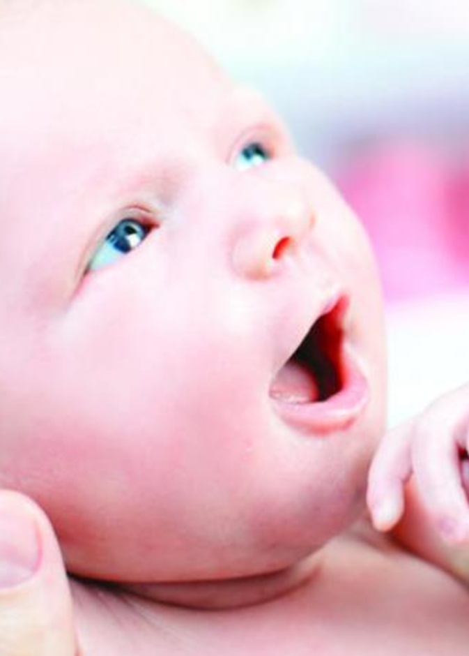 اسباب التهاب الاذن الوسطى عند الاطفال حديثي الولادة