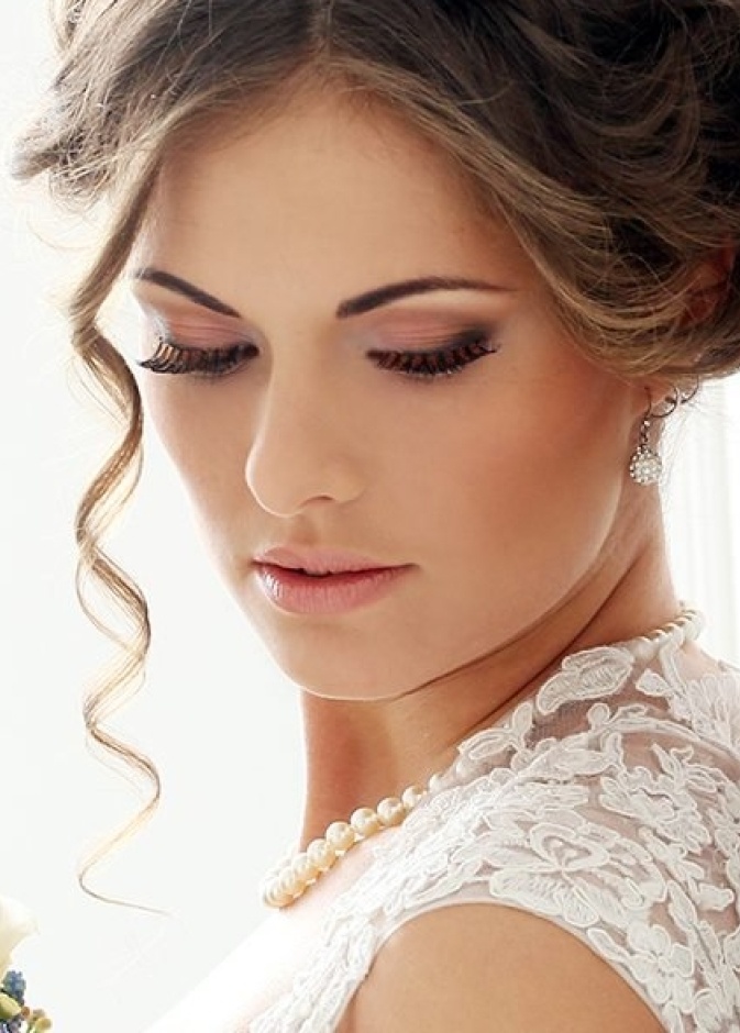 عروس سعودية تحول شماغ والدها الراحل لباقة ورد يوم زفافها