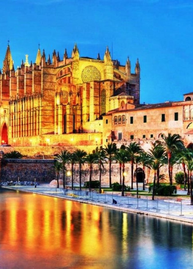 روعة المشهد في سانتوريني