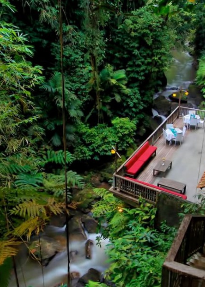معبد تاناه لوت في جزيرة مالي