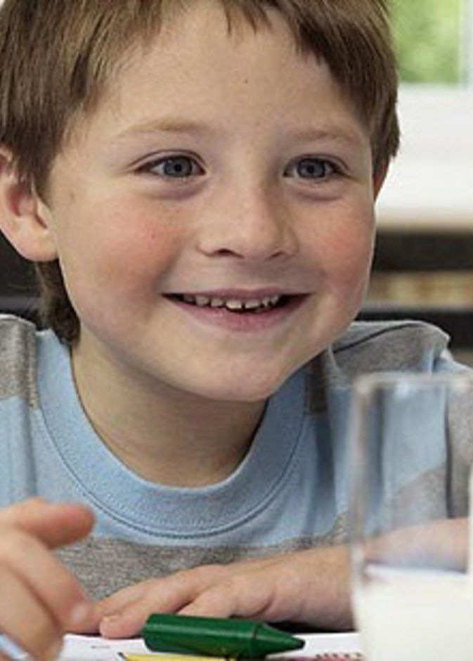 فوائد الحليب قبل النوم للاطفال