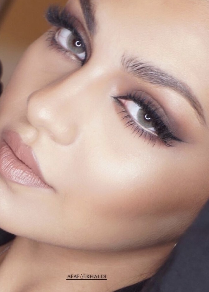 مكياج ناعم للبشرة السمراء من عفاف