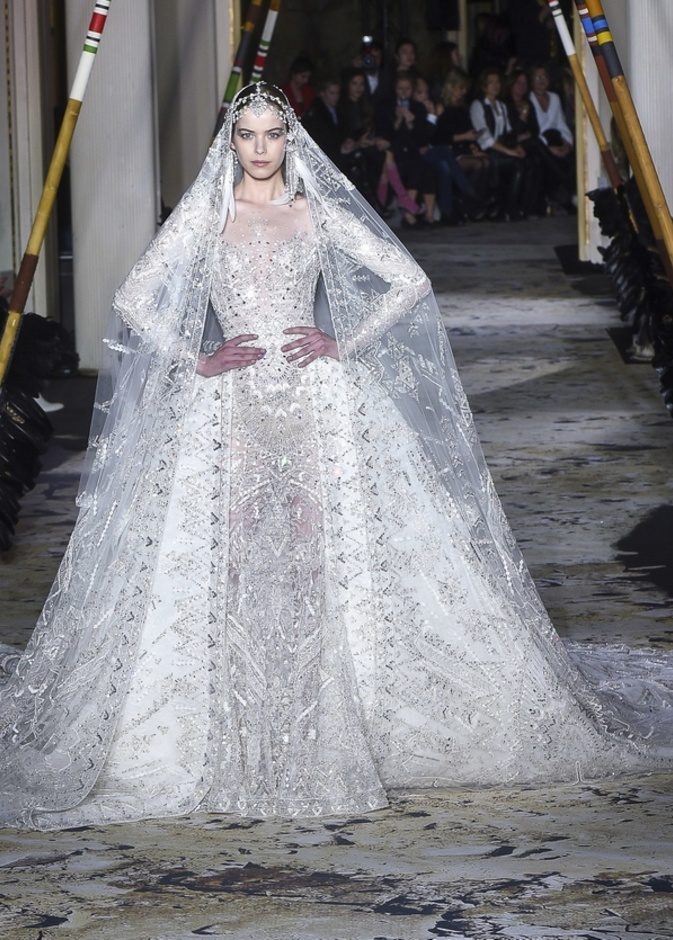 فستان زفاف فخم و ملكي من مجموعة زياد نكد للهوت كوتور لربيع و صيف 2018