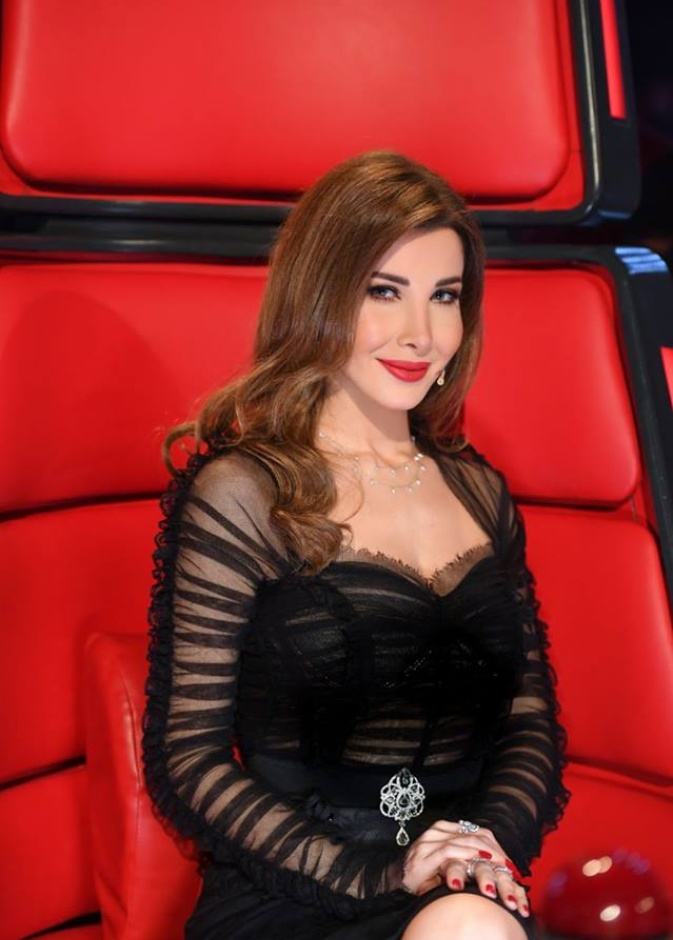 نانسي عجرم تتألق بأحمر شفاه قوي