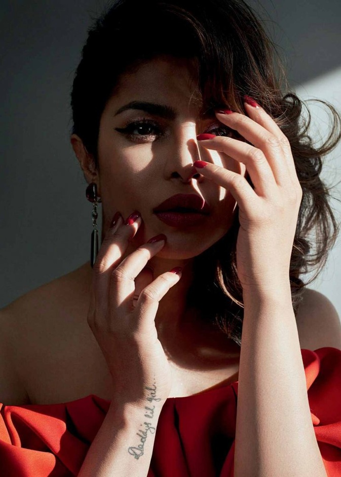 بريانكا تشوبرا تعترف بارتباطها وانفصالها منذ عام