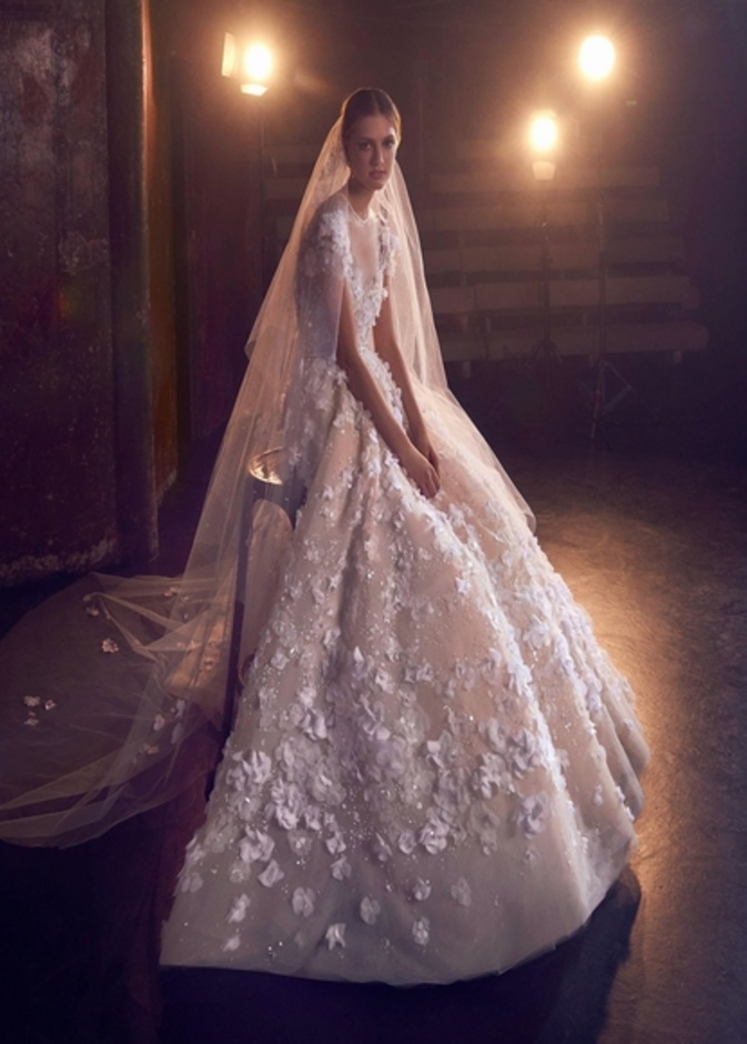 موديلات فساتين زفاف اسطورية لعروس عيد الحب