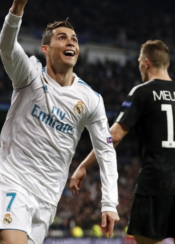 من اجواء المباره  ريال مدريد و سان جيرمان