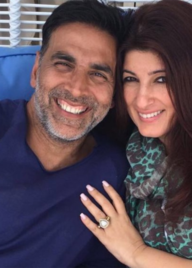 كيف عبر أكشاي كومار عن حبه لزوجته في عيد الحب ؟