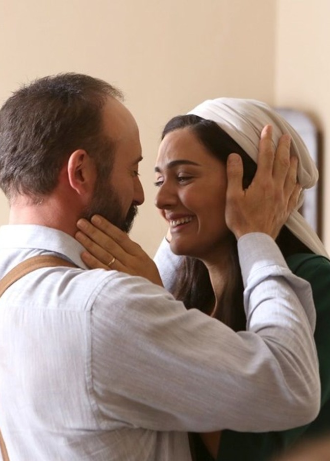 برجوزار كوريل وزوجها