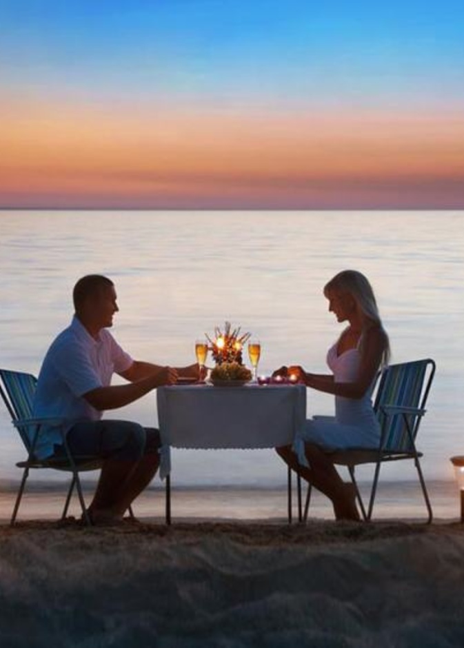 يبحث عن امرأة تهتم بأدق تفاصيله وتشاركه أهتماماته