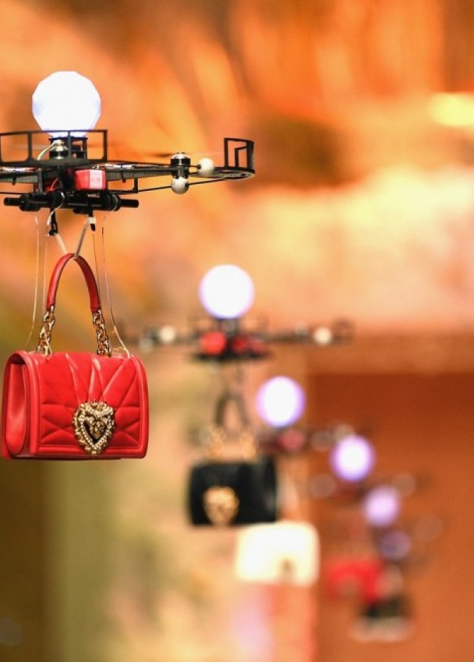 الحقائب الطائرة في عرض Dolce & Gabbana