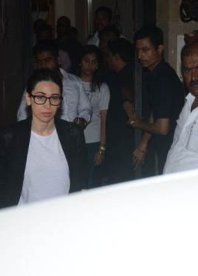 نجوم ونجمات بوليوود يعزون عائلة كابور