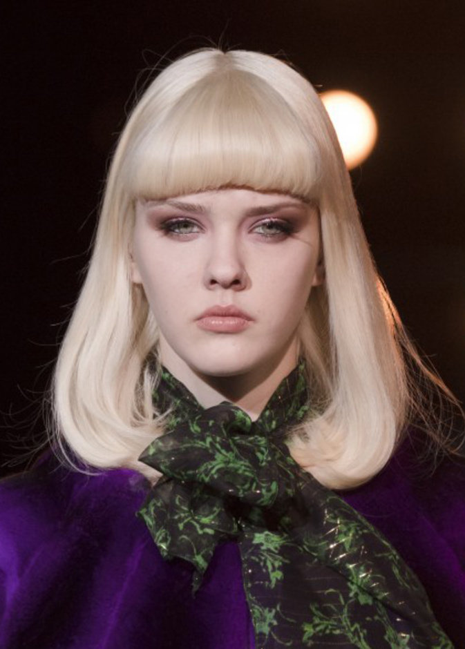 تسريحات الشعر العصرية مع خصل الضفائر على خطى Jil Sander