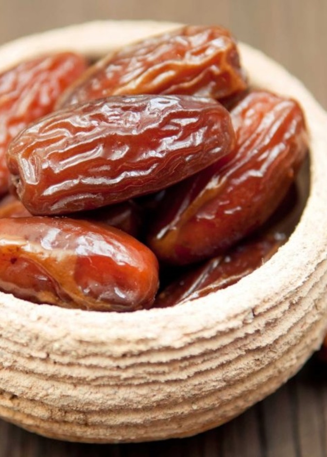 تتأرجح أدوار التمر في عالم السمنة والنحافة لذا استشيري طبيبك