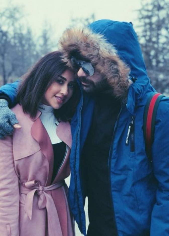 لارا اسكندر تمضي وقتا مرفها في شهر عسلها في احد منتجعات اندونسيا