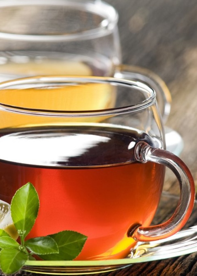  يساعد الشاي بالليمون على منع تراكم الدهون في الجسم