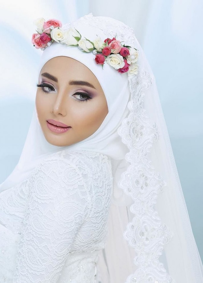 لفة طرح ناعمة وبسيطة للعروس.