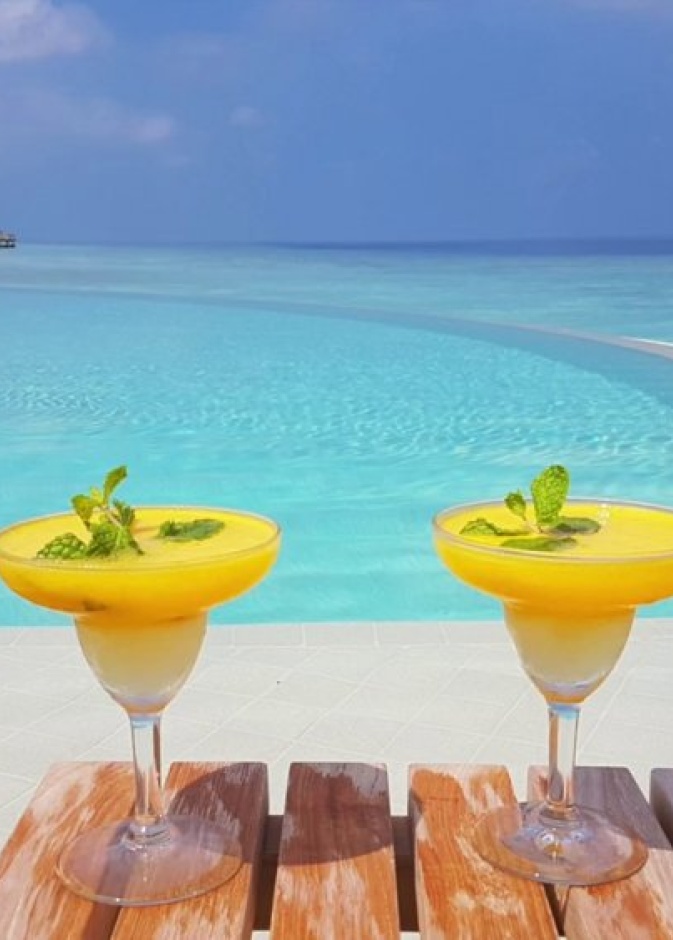 لعيش اجواء الشاطئ المنعشة Hurawalhi مطعم تحت الماء-