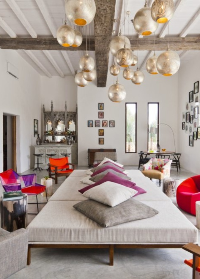 غرفة طعام رائعة تجمع المودرن و الكلاسيك بطريقة مميزة