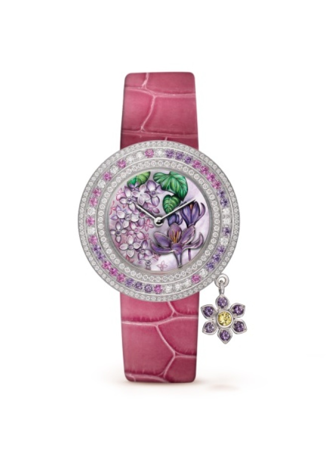 ساعة وردية من لويس فيتون