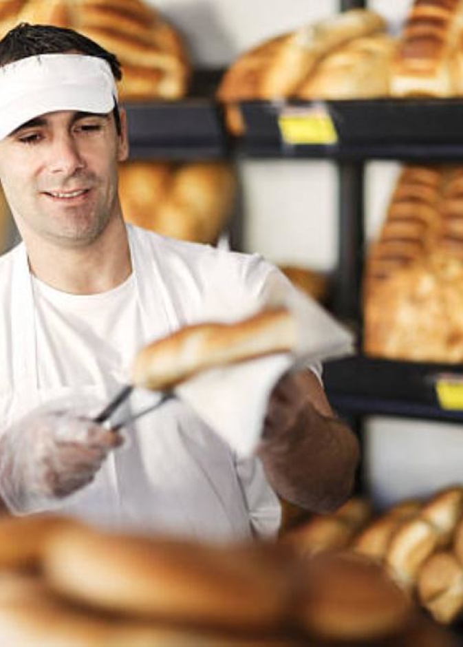 معاقبة خباز فرنسي رفض أخذ إجازة من عمله