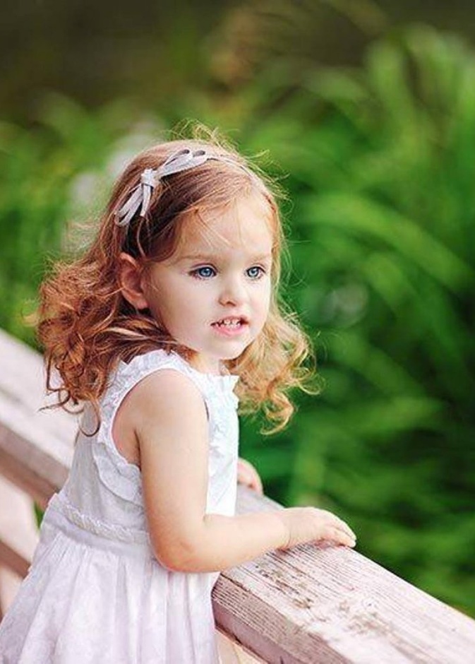  تختلف تسريحات الشعر الكيرلي للمدرسة على حسب طوله وكثافته