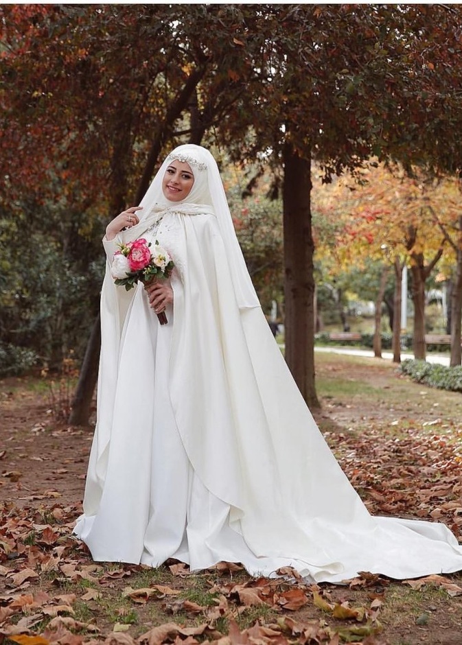 حجاب تركي كلاسيكي تزينه الاكسسوارات